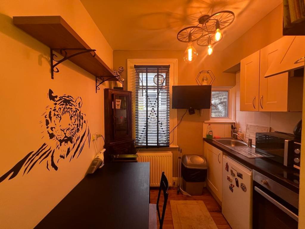Studio London * London